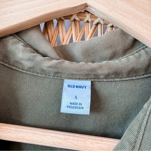 Old Navy Olive Green Coverall Overalls SZ L Jumpsuit Front Buttons Casual - Picture 3 of 5